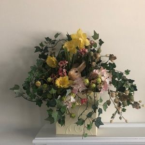 Floral Metal Basket with Raffia Bunny